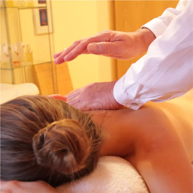 Sesión de fisioterapia y bienestar — beneficios del seguro de vida en Tenerife